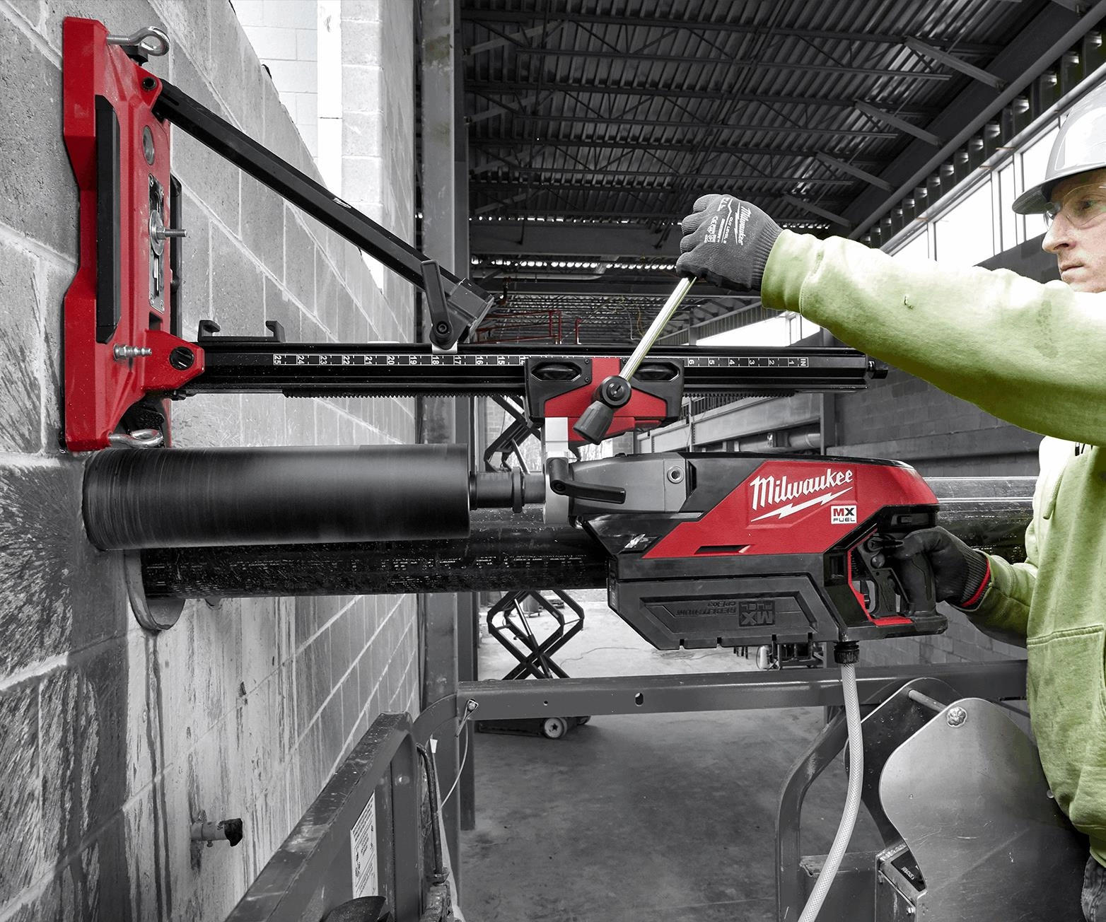 Kit de sacabocados portátil con soporte MX FUEL™ | Milwaukee Tool