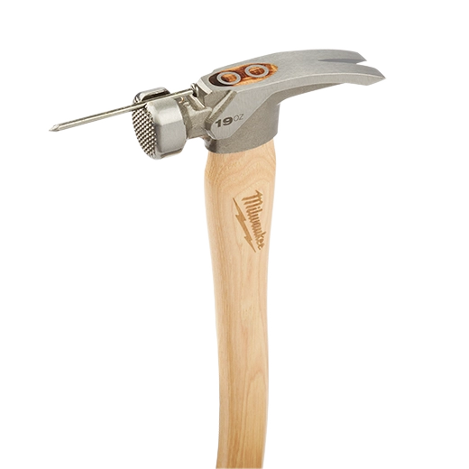 Martillo pesado de carpintero de madera de nogal americano de superficie  fresada de 19 oz | Milwaukee Tool